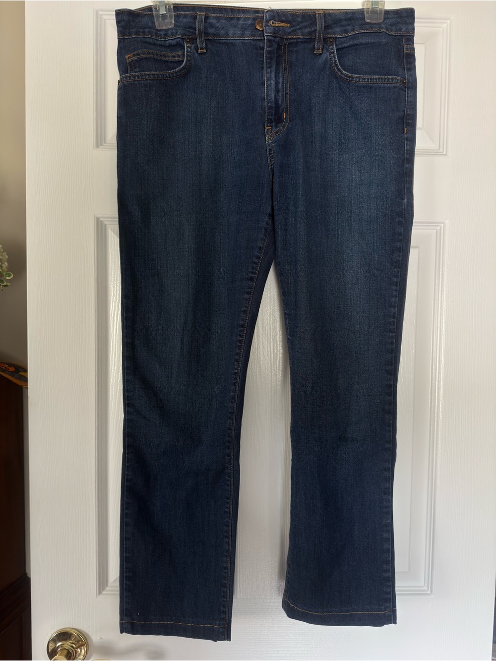 Women's Straight-Leg Jeans in Dark Blue